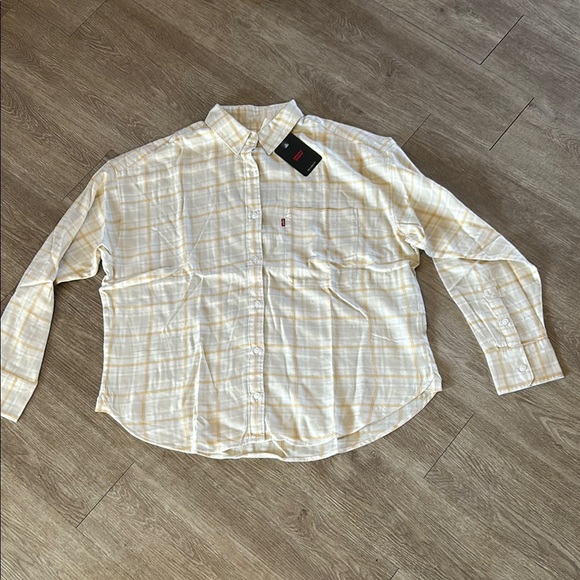 Levi’s button down flannel shirt - Picture 1 of 3